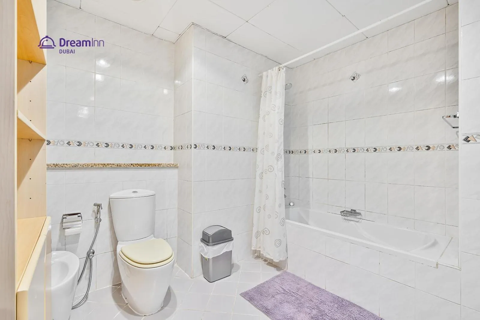 Spacious 1Br Apartment Lake View Tower, Cluster B Jlt Dubai 0*,  Birleşik Arap Emirlikleri